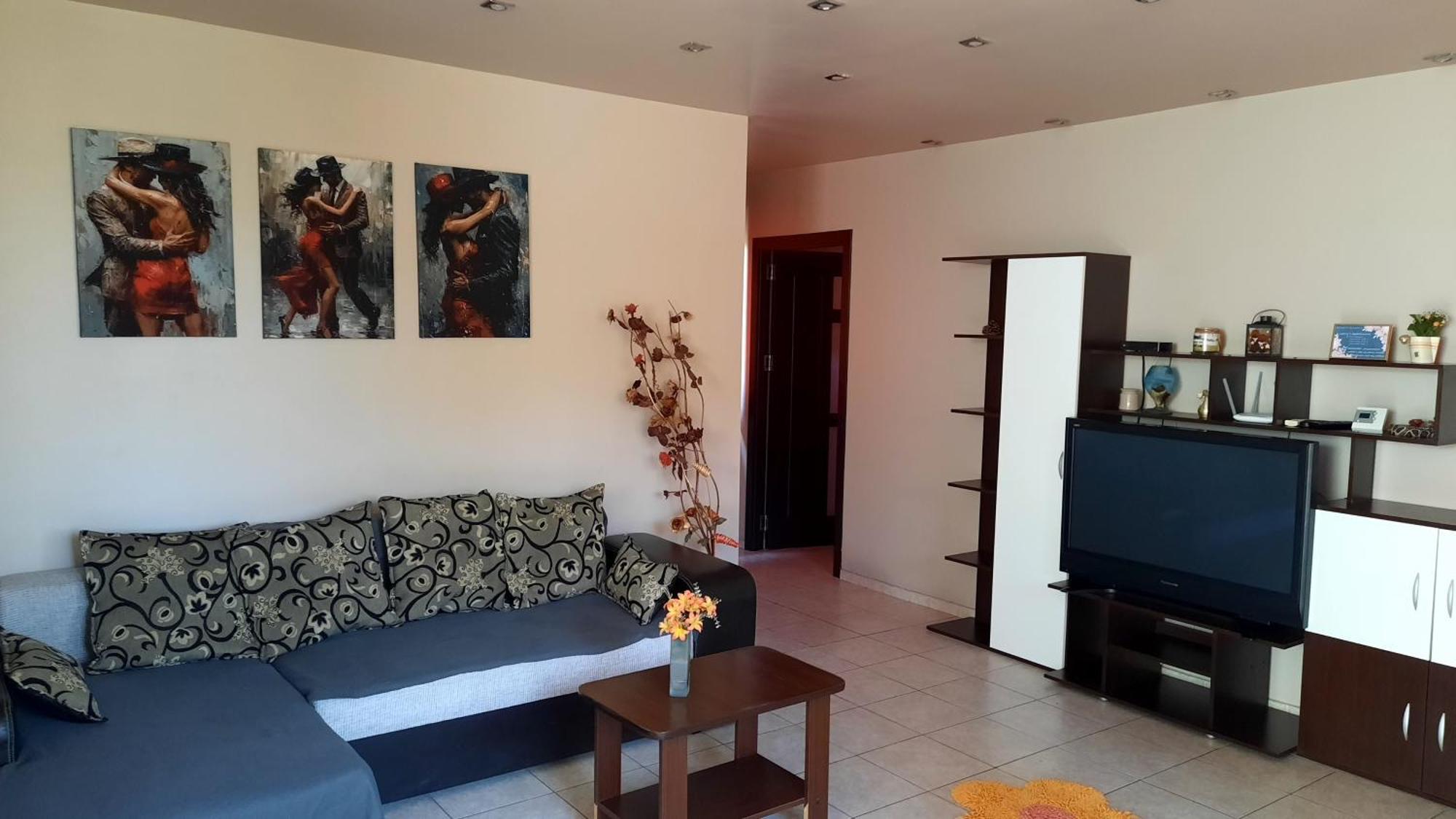 Spacious, Modern Condo In New Villa - Sleeps 6 Бухарест Екстер'єр фото